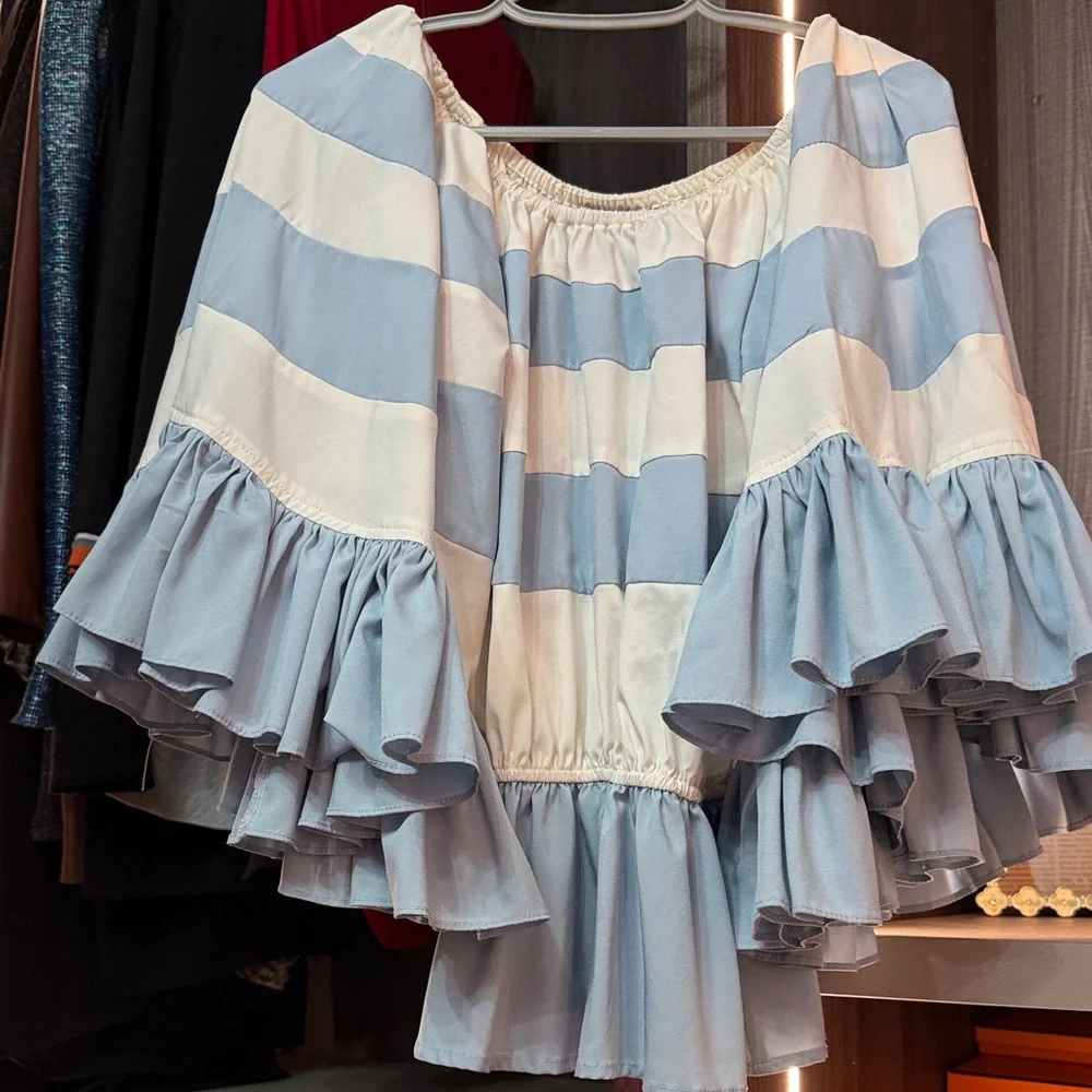 Boohoo Striped Ruffle Sleeve Crop Top - Picture 1 of 5